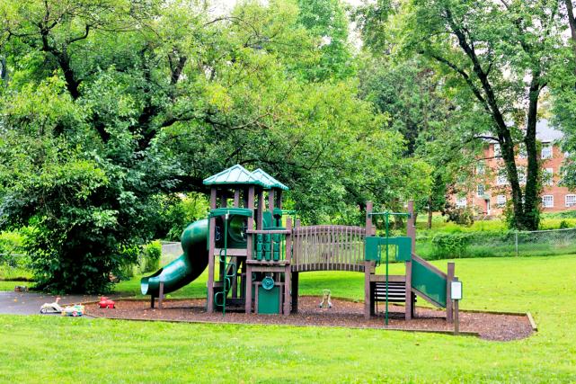 University Gardens playground 